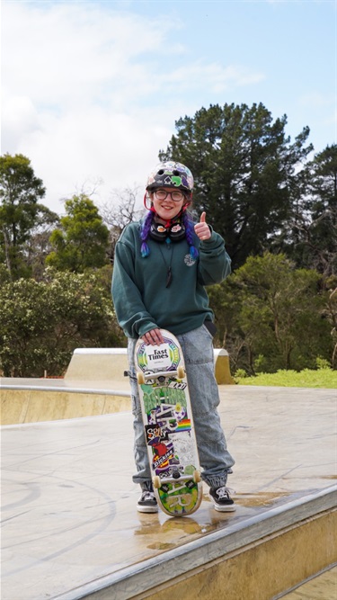 Langwarrin-Skate-Park-Person-giving-Thumbs-Up.jpg